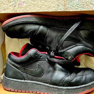 Women’s Air Jordan Retro Low size 5